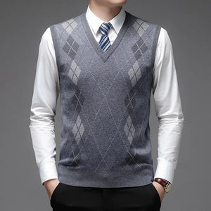 Men's Argyle Patterns Wool Knitwear High Quality Thick Sleeveless Sweater Men's V-Neck Plaid Warm Knit Vest Pullovers