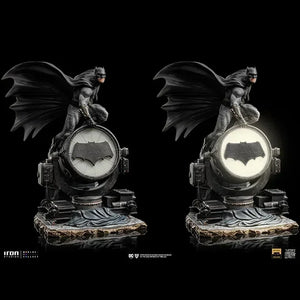 Original Iron Studios Zack Snyder'S Justice League Anime Figure Batman Action Figure Pvc Model Desktop Decoration Kids Toy Gifts