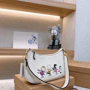 Snoopy Series Ladys Underarm Bag Shoulder Bag Crossbody Bag Handbag 24X13Cm Cartoon Kawaii Anime Plush for Girl Birthday Gift