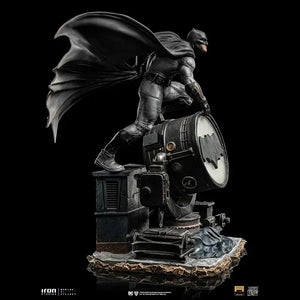 Original Iron Studios Zack Snyder'S Justice League Anime Figure Batman Action Figure Pvc Model Desktop Decoration Kids Toy Gifts