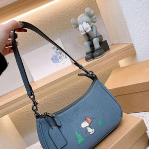 Snoopy Series Ladys Underarm Bag Shoulder Bag Crossbody Bag Handbag 24X13Cm Cartoon Kawaii Anime Plush for Girl Birthday Gift