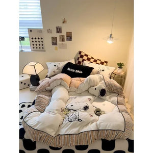 Snoopy sweet and cute cartoon pattern reactive printing thickened warm milk velvet bed sheet and quilt cover four-piece set